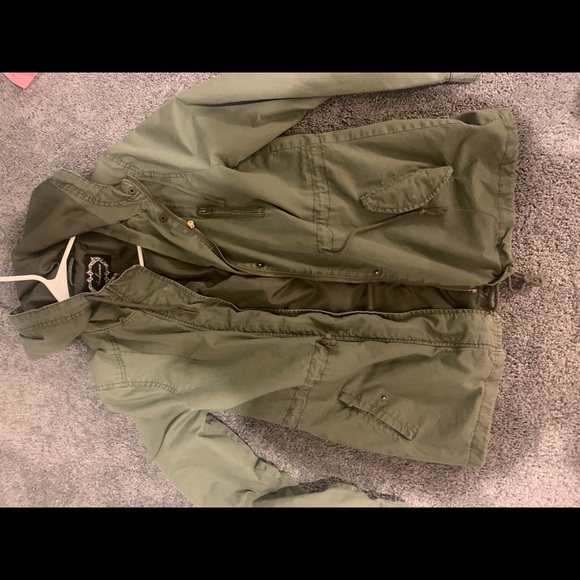 green jacket - Picture 1 of 2